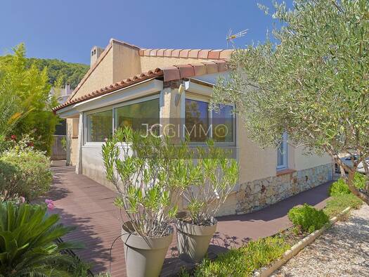 Maison à vendre 499 900 € 5 pièces 4 chambres 119 m² 450 m² de terrain La Farlède 83210