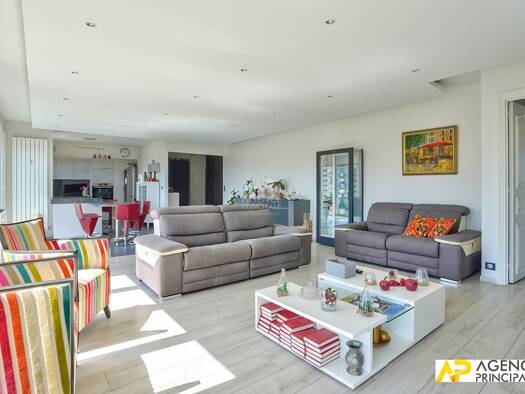 Appartement à vendre 990 000 € 5 pièces 3 chambres 156 m² Étage 3/3 Saint Nicolas Maisons-Laffitte 78600