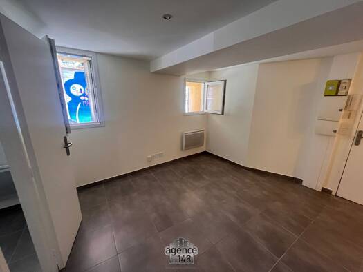 Appartement à vendre 110 000 € 2 pièces 30 m² RDC disponible dès maintenant Marseille 2ème arrondissement 13002