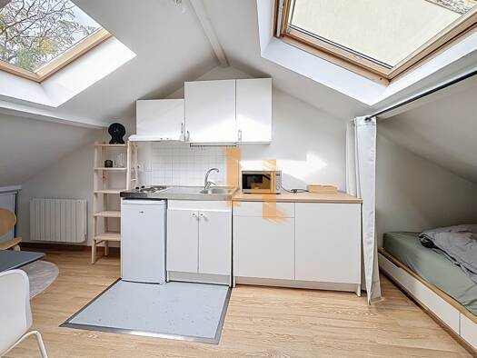 Appartement à louer - logement étudiant 450 € 1 pièce 15 m² Étage 3/3 Lyon 8ème arrondissement 69008