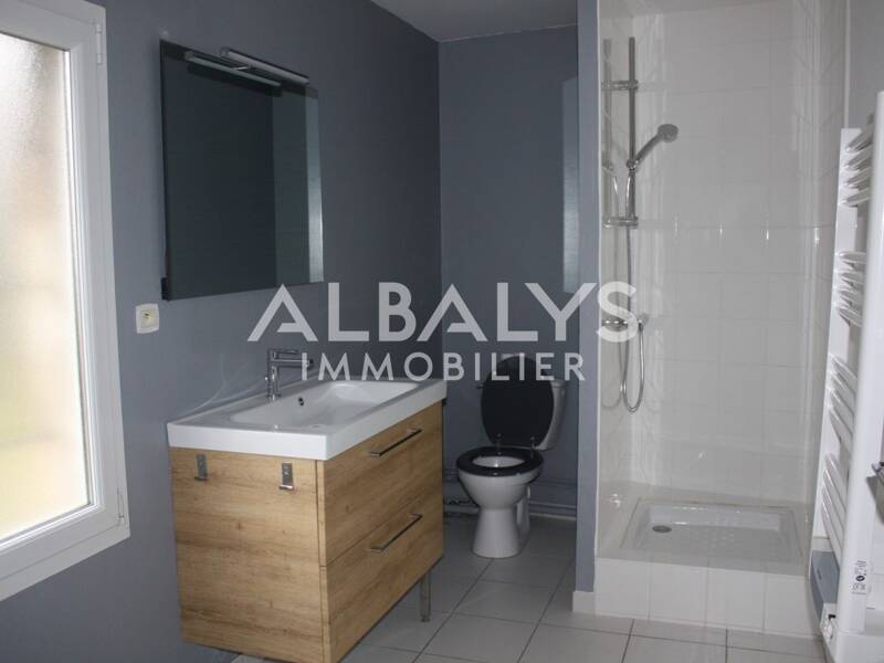 Maison à louer, 75m², IZON