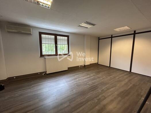 Local d'activités à louer 5 300 € 800 m² d'espace de stockage Nord Barr 67140