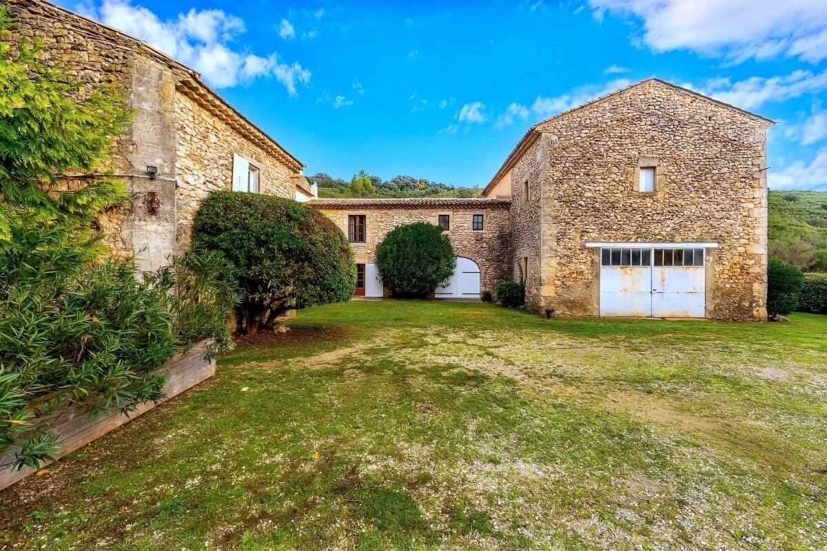 Maison à vendre, 698m², SAINTE ANASTASIE