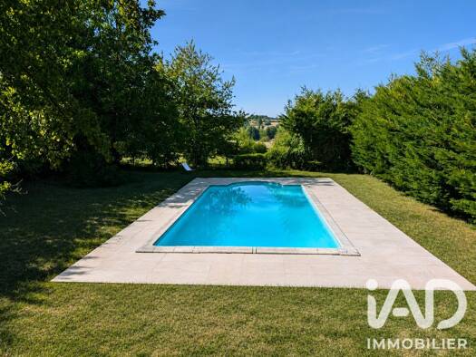 Maison à vendre 240 000 € 7 pièces 6 chambres 254 m² 7 800 m² de terrain Chalais 16210