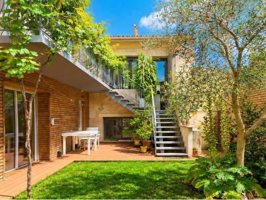 Maison de ville à vendre 742 000 € 7 pièces 4 chambres 200 m² 210 m² de terrain La Bastide Bordeaux 33100