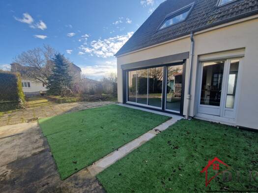 Maison à vendre 220 000 € 6 pièces 4 chambres 125 m² 470 m² de terrain Saint-Memmie 51470