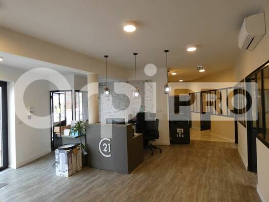 Local commercial à louer 1 880 € 142 m² de surface de vente Temps Perdu-La Trinque Manosque 04100