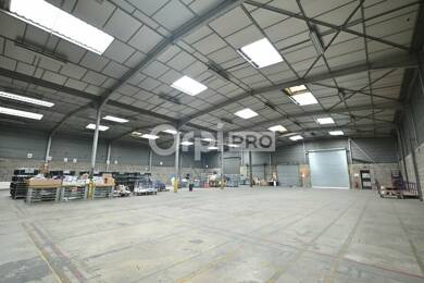 Local d'activités à louer 8 710 € 1 180 m² d'espace de stockage Vaulx en Velin 69120