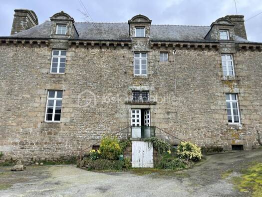 Demeure à vendre 269 000 € 6 pièces 4 chambres 255 m² 14 002 m² de terrain Maen Roch 35460