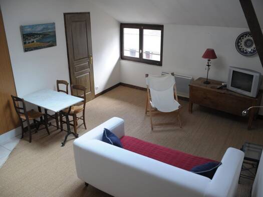 Appartement à louer 530 € 2 pièces 1 chambre 46 m² Étage 3/3 Centre-Hôtel de Ville Limoges 87000