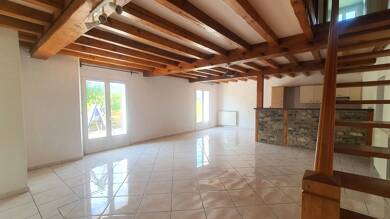 Duplex à louer 875 € 6 pièces 5 chambres 183 m² RDC Lantabat 64640