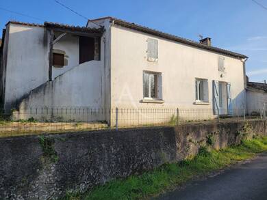 Maison à vendre 159 200 € 8 pièces 2 chambres 78 m² 906 m² de terrain St Etienne du Bois 85670