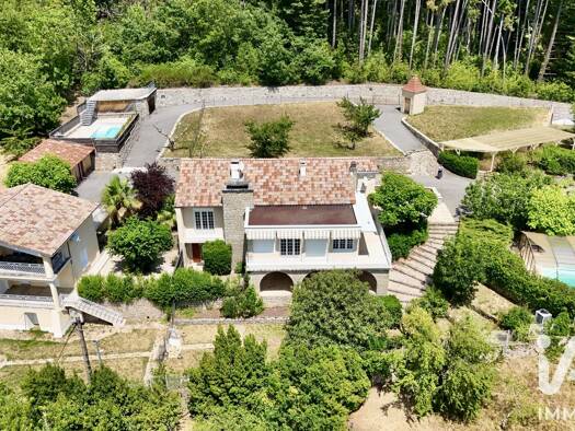 Demeure à vendre 880 000 € 11 pièces 10 chambres 321 m² 4 100 m² de terrain Meyras 07380