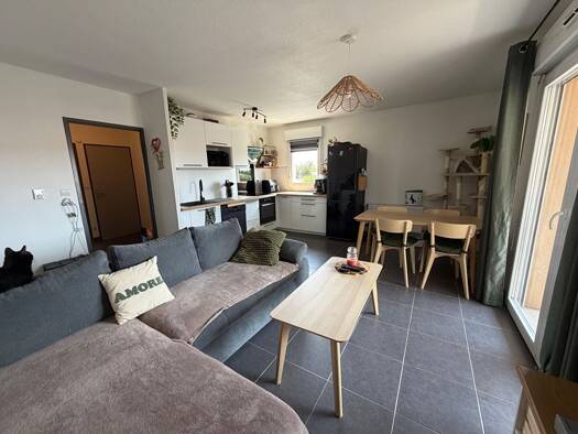 Appartement à vendre 165 000 € 3 pièces 2 chambres 60,32 m² Étage 1/2 Centre Ville Sorgues 84700