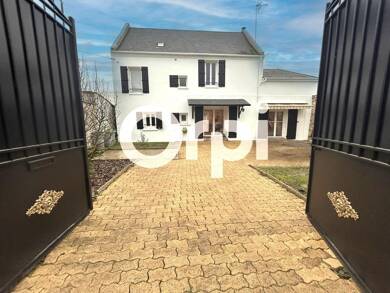 Maison à vendre 399 000 € 9 pièces 5 chambres 300 m² 4 000 m² de terrain Centre Courmelles 02200