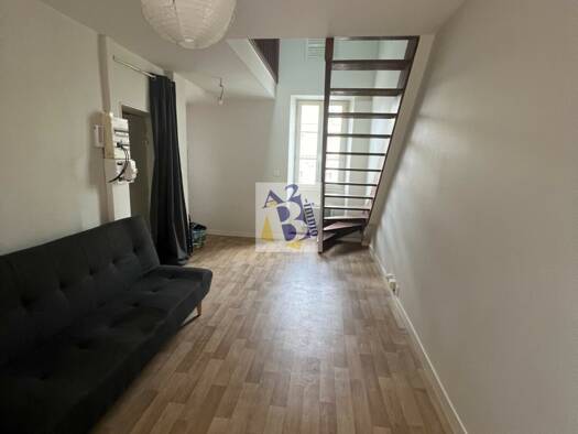 Duplex à louer 390 € 1 pièce 32 m² Étage 1/1 Ruelle-sur-Touvre 16600