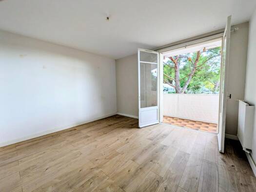 Appartement à louer 936 € 4 pièces 3 chambres 70 m² Hubac-Nord-Faron Toulon 83200