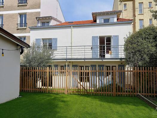 Duplex à louer 2 230 € 6 pièces 5 chambres 105 m² Étage 1/2 Rueil sur Seine-Plaine-Gare Rueil Malmaison 92500