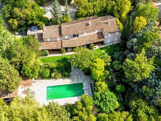 Maison à vendre 3 606 372 € 11 pièces 8 chambres 505 m² 9 076 m² de terrain Le Tholonet 13100