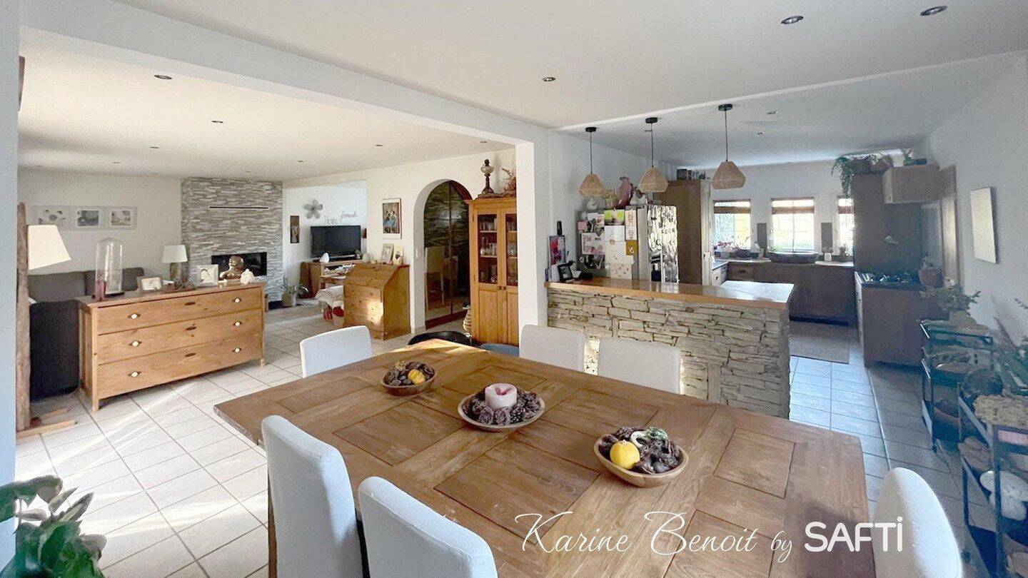 Maison à vendre, 237m², LE COUDRAY MONTCEAUX