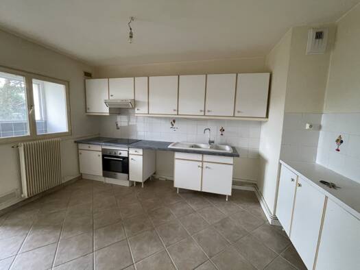 Appartement à vendre 169 000 € 3 pièces 2 chambres 59 m² RDC/3 Saint-Priest 69800