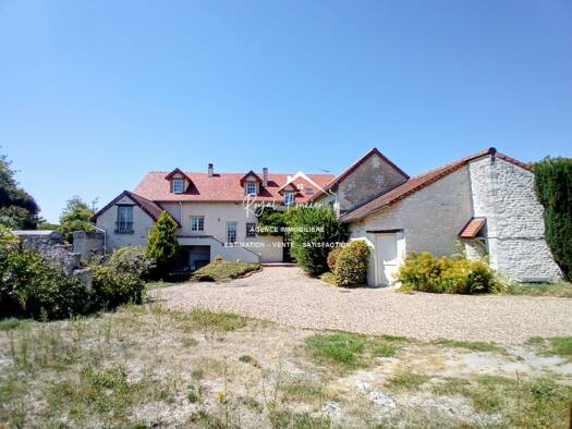 Maison à vendre 239 000 € 6 pièces 3 chambres 154 m² 3 780 m² de terrain Les Ormes 86220