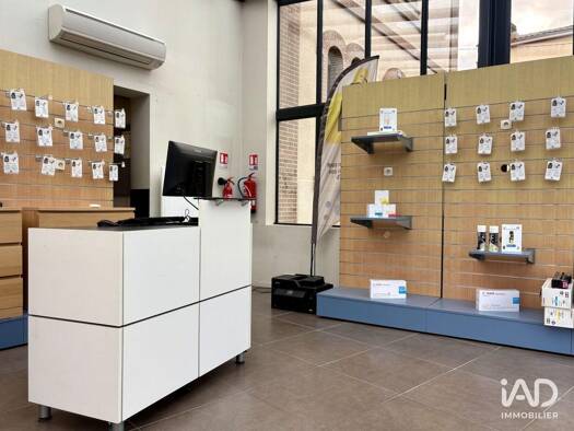 Boutique à vendre 228 600 € 1 pièce 140 m² de surface de vente Lorraine Cholet 49300