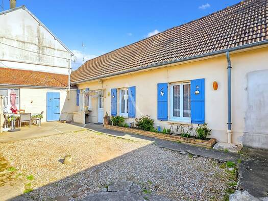 Maison de plain-pied à vendre 195 000 € 3 pièces 2 chambres 89 m² 409 m² de terrain Bézu-Saint-Éloi 27660