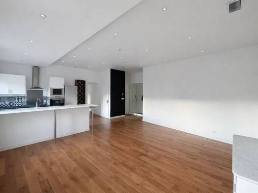 Appartement à vendre 235 000 € 3 pièces 83,4 m² 2ème étage Aubagne 13400
