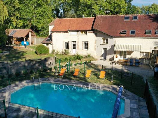 Maison à vendre 799 900 € 35 pièces 25 chambres 1 140 m² 12 458 m² de terrain Saint-Florentin 89600
