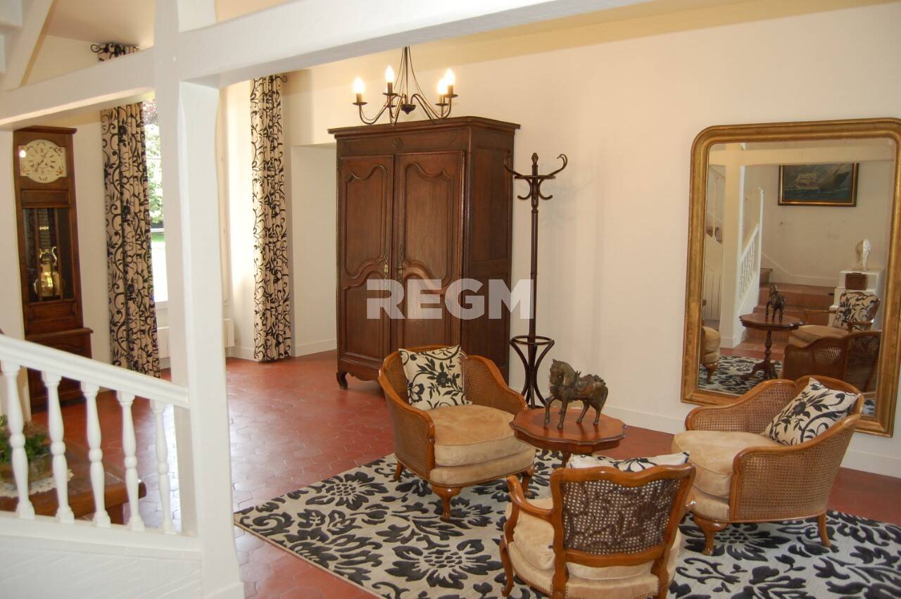 Maison à vendre, 360m², VARENNES JARCY