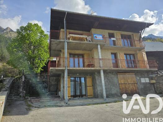 Maison à vendre 360 000 € 9 pièces 6 chambres 198 m² 152 m² de terrain Réallon 05160