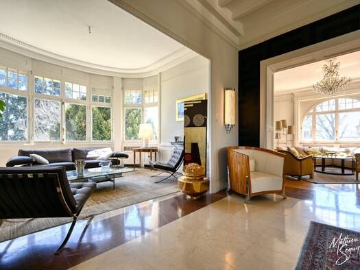 Maison à vendre 875 000 € 13 pièces 7 chambres 525 m² 5 890 m² de terrain Chazelles-sur-Lyon 42140