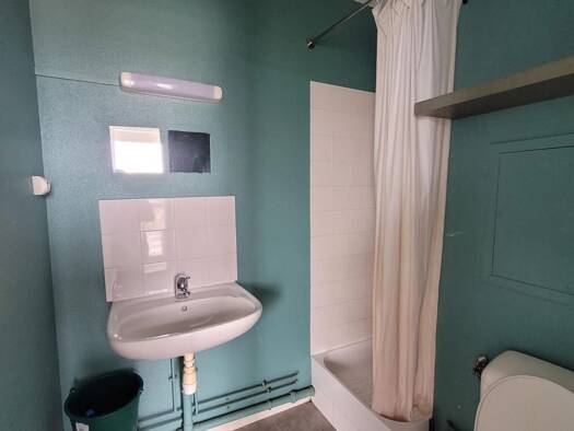 Appartement à louer - logement étudiant 277 € 1 pièce 19 m² Cité Bretonnie-Chatelet-Favieres-Conches Montluçon 03100