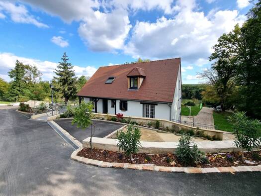 Maison à vendre 790 000 € 10 pièces 6 chambres 300 m² 7 435 m² de terrain Boissettes 77350