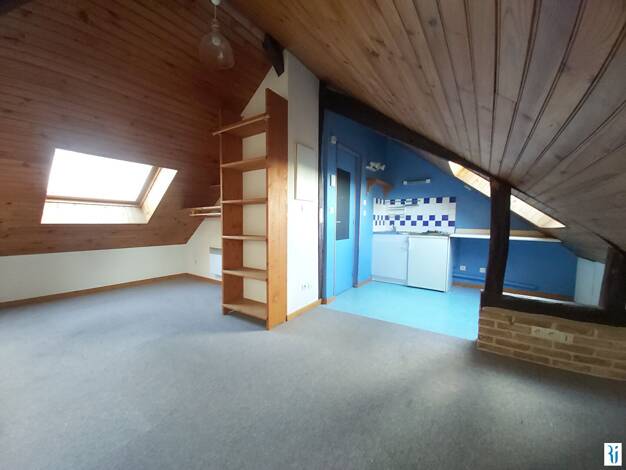 Appartement à louer 400 € 1 pièce 26 m² Dernier étage, Étage 3/3 Coteaux Ouest-Pasteur Rouen 76000