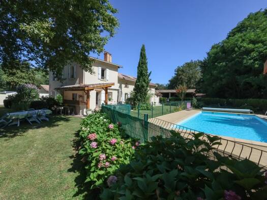 Maison à vendre 472 500 € 7 pièces 4 chambres 200 m² 1 640 m² de terrain Belin Beliet 33830