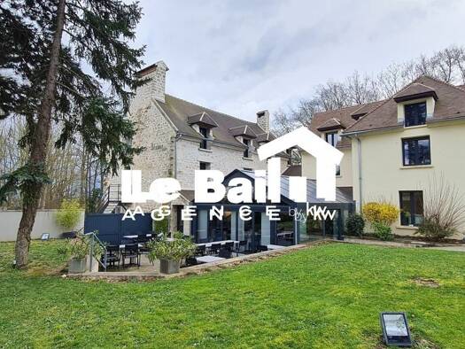 Local commercial à vendre 1 715 000 € 700 m² de surface de vente Vigny 95450