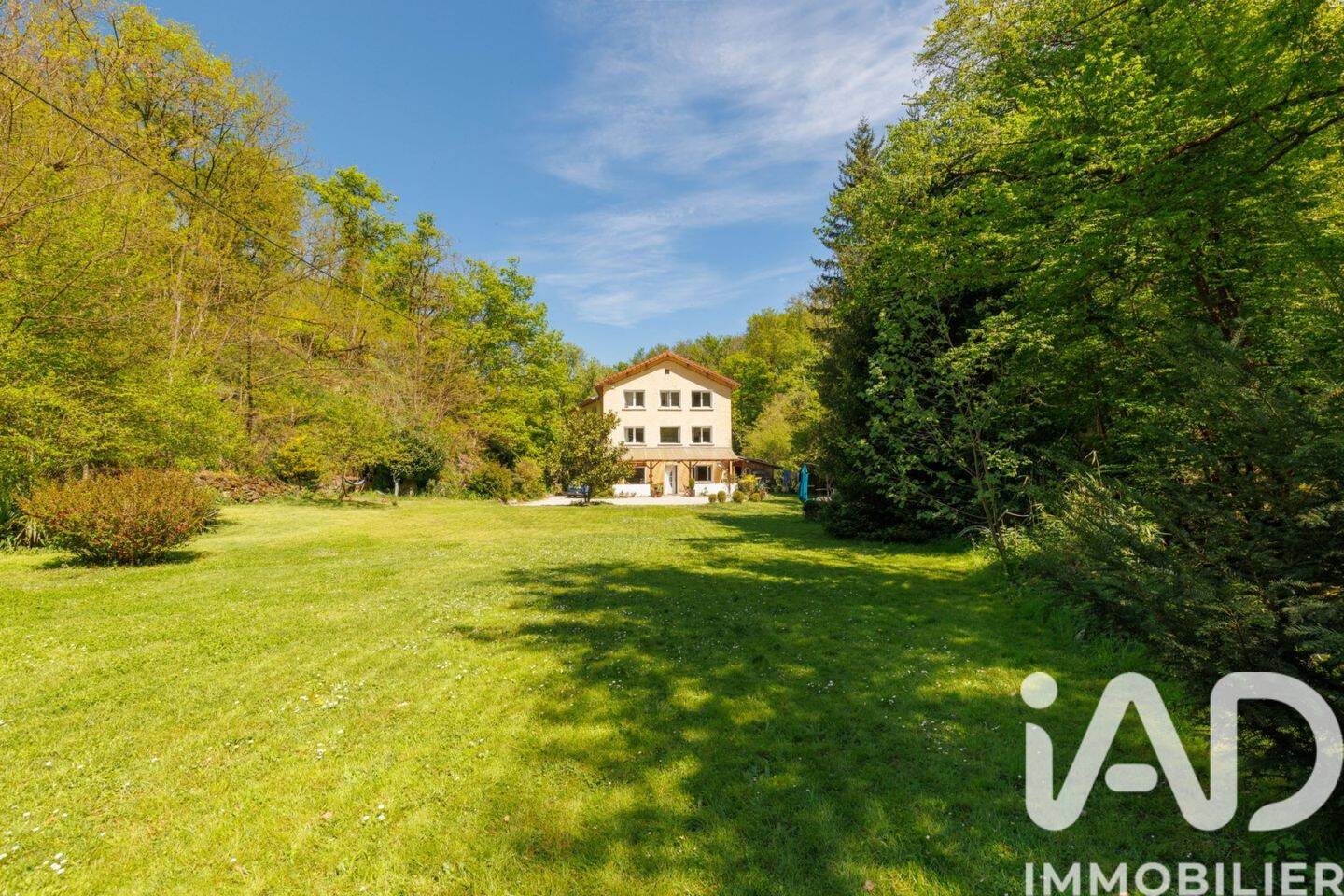 Maison à vendre, 147m², SAINT GENIS LES OLLIERES