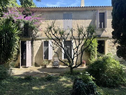 Mas à vendre 960 000 € 9 pièces 5 chambres 237 m² 2 001 m² de terrain Fourchon-Zone Industrielle Arles 13200