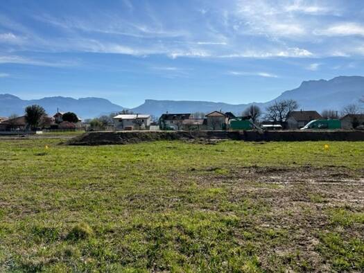 Terrain constructible viabilisé à vendre 71 500 € 228 m² de terrain Tullins Tullins 38210