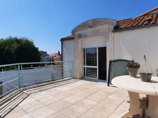Duplex à vendre 365 000 € 4 pièces 3 chambres 88,2 m² Étage 2/2 Lafond La Rochelle 17000