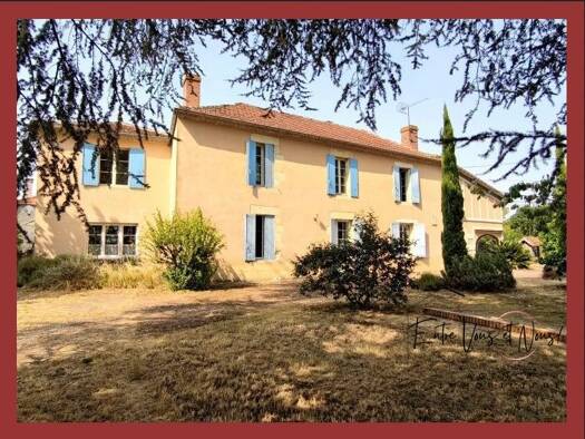 Maison à vendre 240 000 € 8 pièces 5 chambres 219 m² 2 608 m² de terrain Saint-Martin-de-Sescas 33490