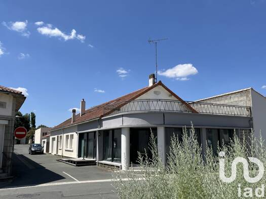 Maison de ville à vendre 364 900 € 10 pièces 5 chambres 245 m² 375 m² de terrain La Copechagnière 85260