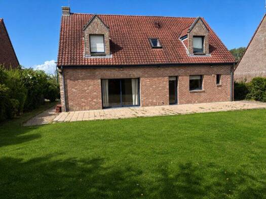 Villa à louer 1 600 € 6 pièces 4 chambres 138 m² 590 m² de terrain Sud Pérenchies 59840