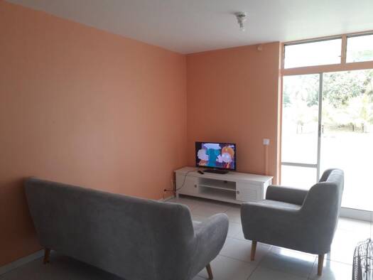 Appartement à louer 935 € 3 pièces 2 chambres 80 m² 1er étage Les Abymes 97139