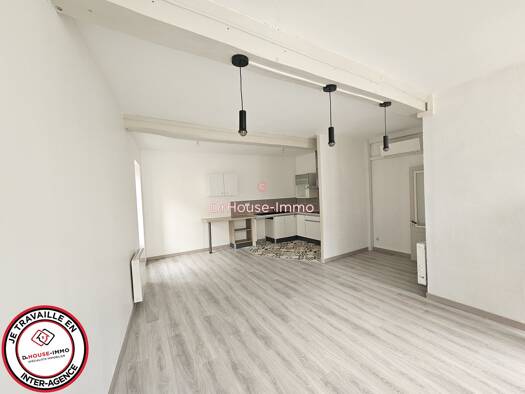 Immeuble à vendre 109 900 € 61,16 m² Blaye 33390