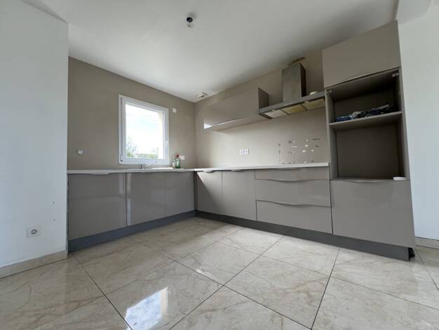 Maison à vendre 261 050 € 5 pièces 4 chambres 110 m² 1 475 m² de terrain Sandillon 45640