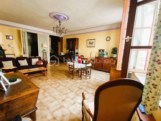 Appartement à vendre 210 000 € 2 pièces 1 chambre 71 m² 1er étage Zone Urbaine Lambesc 13410