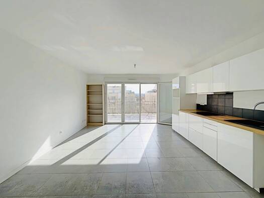 Appartement à vendre 295 000 € 3 pièces 2 chambres 65 m² Étage 2/3 Rousset 13790